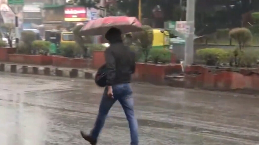 निकाल लीजिए छतरी... फुर्र होगी गर्मी, कल केरल पहुंचेगा मानसून, 15 जून से देश के ज्यादातर हिस्सों में होगी झमाझम बारिश