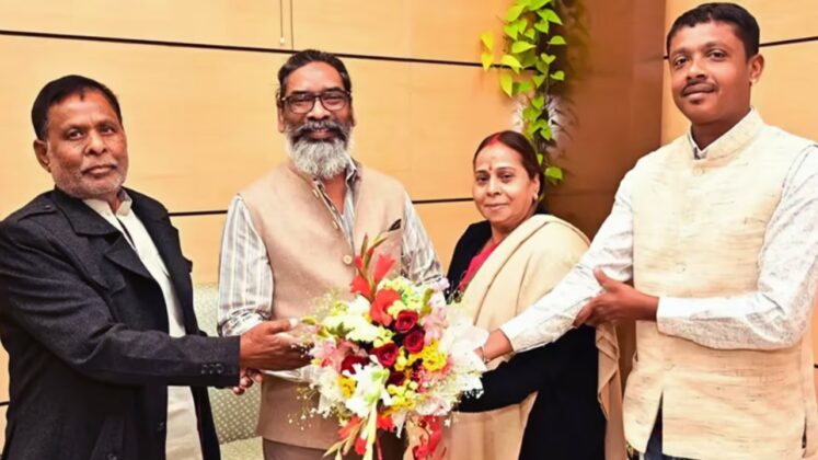 Jharkhand BJP leaders Shailendra And Abha mahato will join JMM